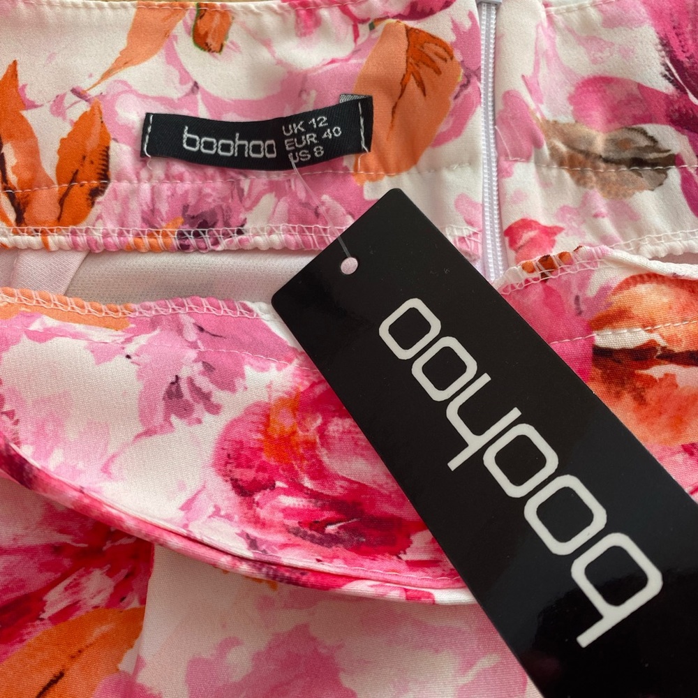 Boohoo flower print shorts